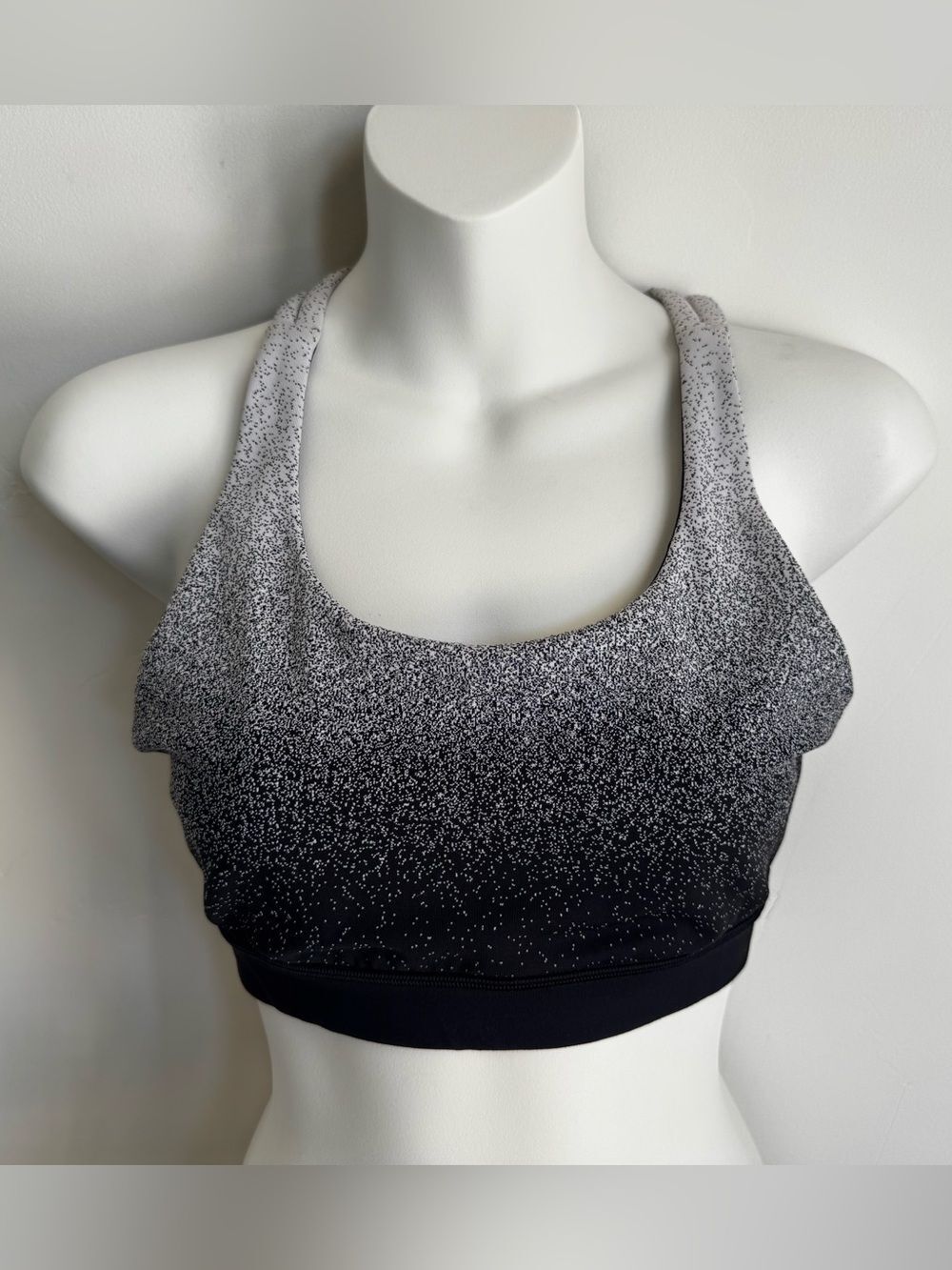 lululemon athletica Black to White Gradient Speckle Racerback Sports Bra Size S